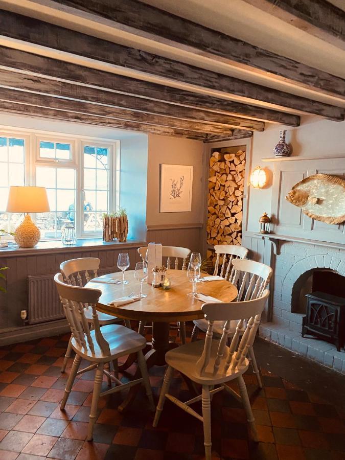 Gazelle Hotel Menai Bridge Bagian luar foto