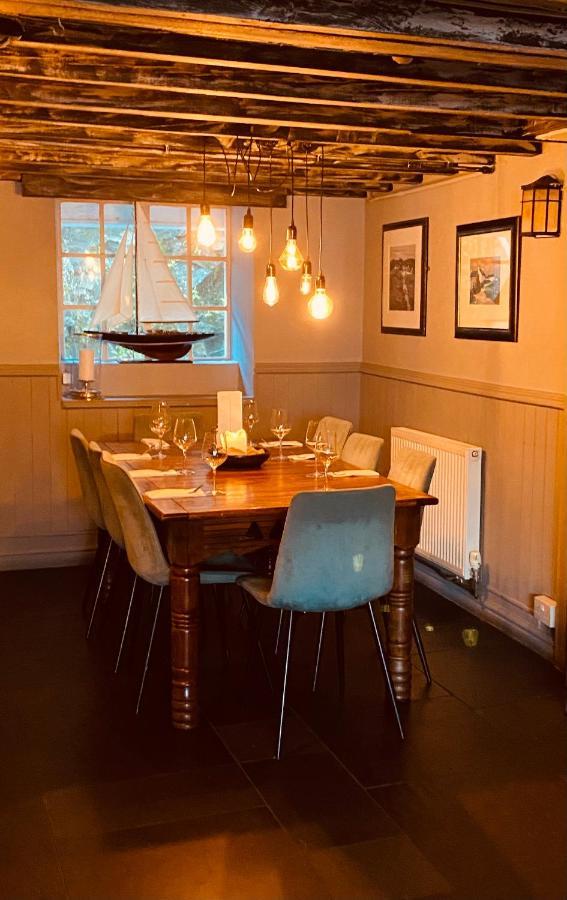 Gazelle Hotel Menai Bridge Bagian luar foto