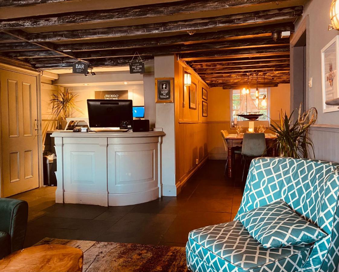 Gazelle Hotel Menai Bridge Bagian luar foto